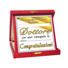 La TARGA di LAUREA per la Festa del LAUREATO o LAUREATA - idea gadget scherzo