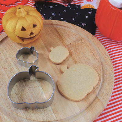 Set 2 TAGLIAPASTA a forma di ZUCCA halloween -  per creare fantastici biscotti o dolci