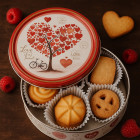 1 Scatola Latta con stampa cuori con 150 gr biscotti al burro