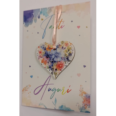 Biglietto Tanti Auguri fiori donna Lei con ciondolo in legno cuore